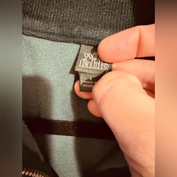 EUC-Size S-Wild Fable-Oversized-Pull over-Quarter Zip-Velour-Sweater. - Picture 4 of 4